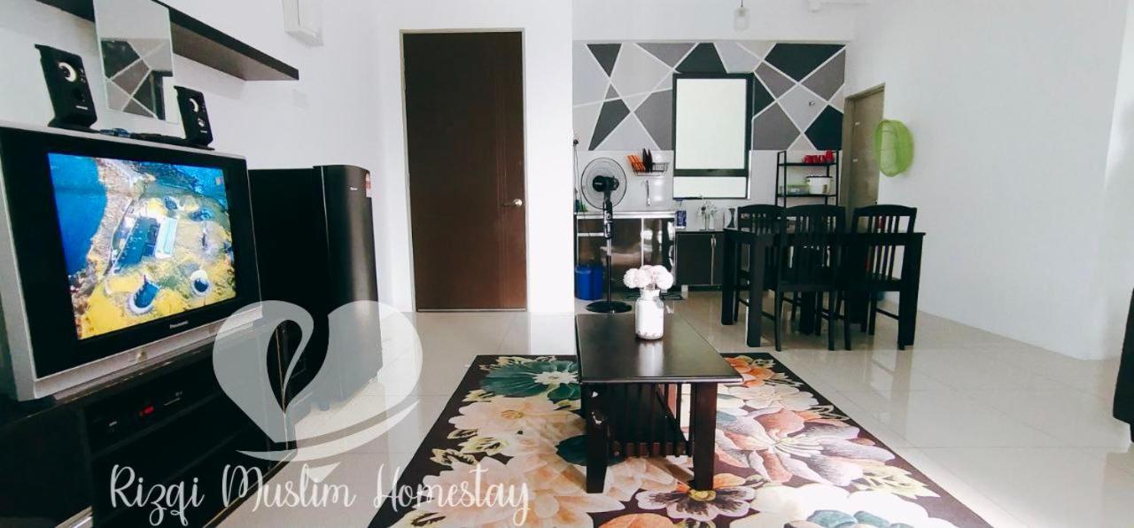 Rizqi Muslim Homestay Meru Casa Kayangan Ипох Экстерьер фото